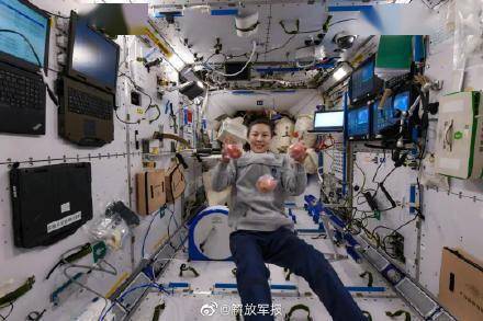 王亚平太空照片集大放送