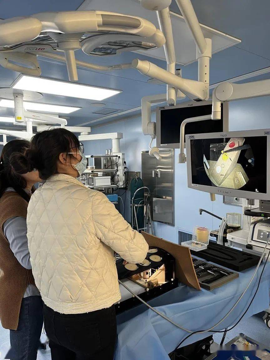 手术|良医 | 医生给自己做肠镜检查切痔疮？医学生真的不是这样“练手”的