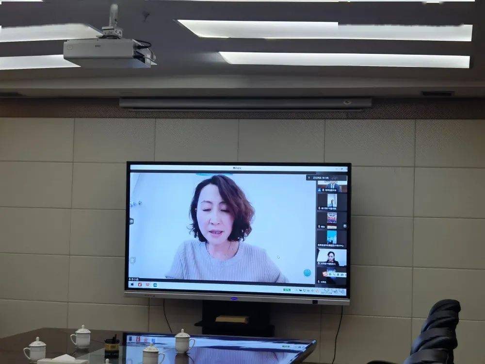 文旅新闻青海图书馆联盟召开学习贯彻党的十九届六中全会精神视频会议
