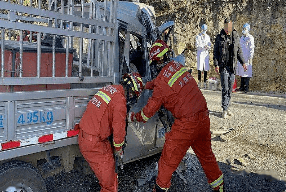 一天内,鹤庆县发生两起车祸!