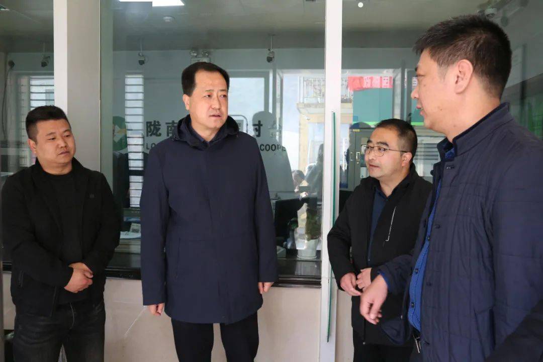 张立平调研脱贫攻坚后评估及小额信贷清收等工作