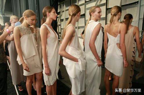 荷兰全国1738万人妓女完全合法化为何到处都是红灯区