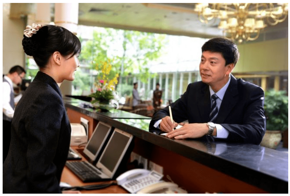 酒店管理学生怎么了?_五星级酒店_一家_小尚