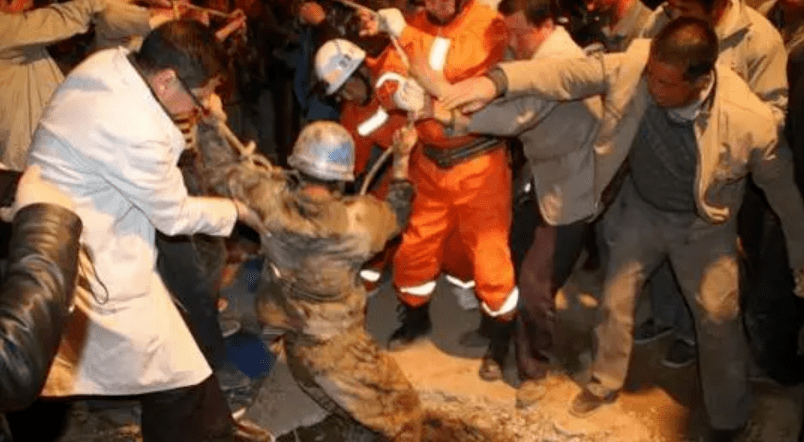 女童|24岁消防员去世，送别现场画面戳痛所有人：他原本3个月后就要结婚了…