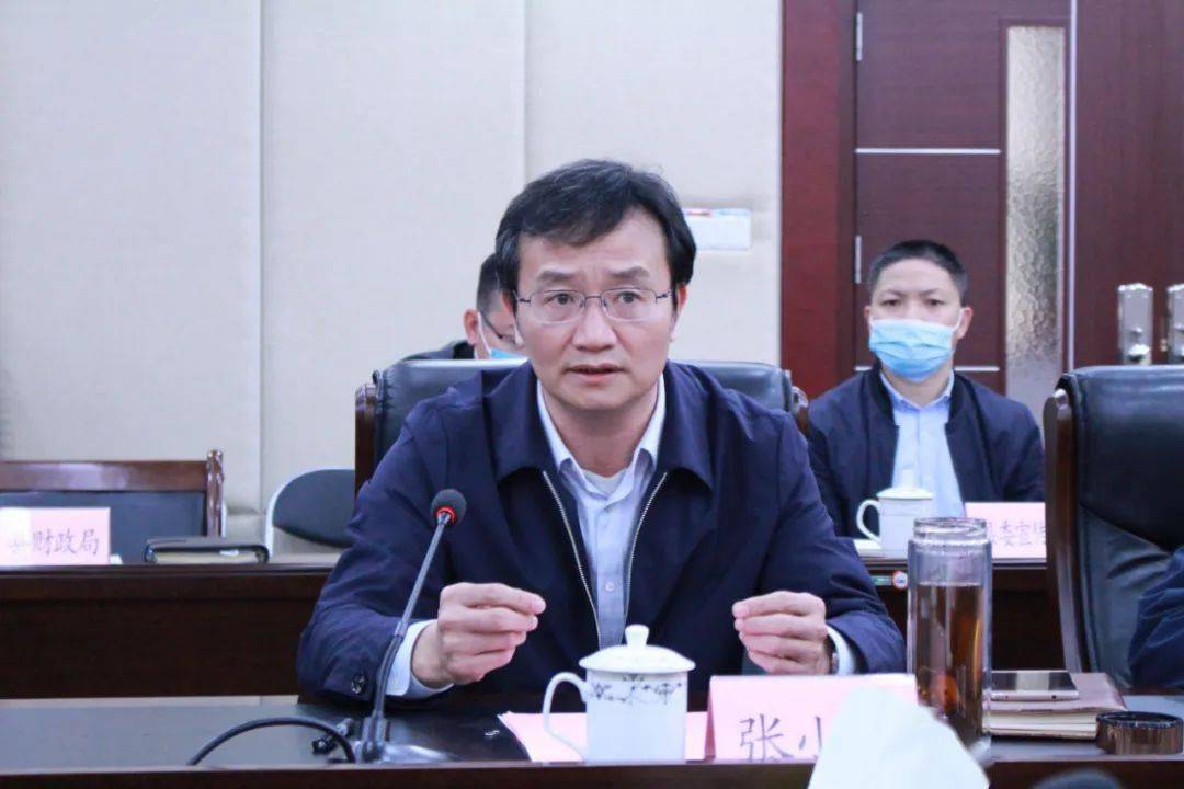 会议由县委常委,副县长童朗主持,副县长刘衍志参加座谈会并代表石城县