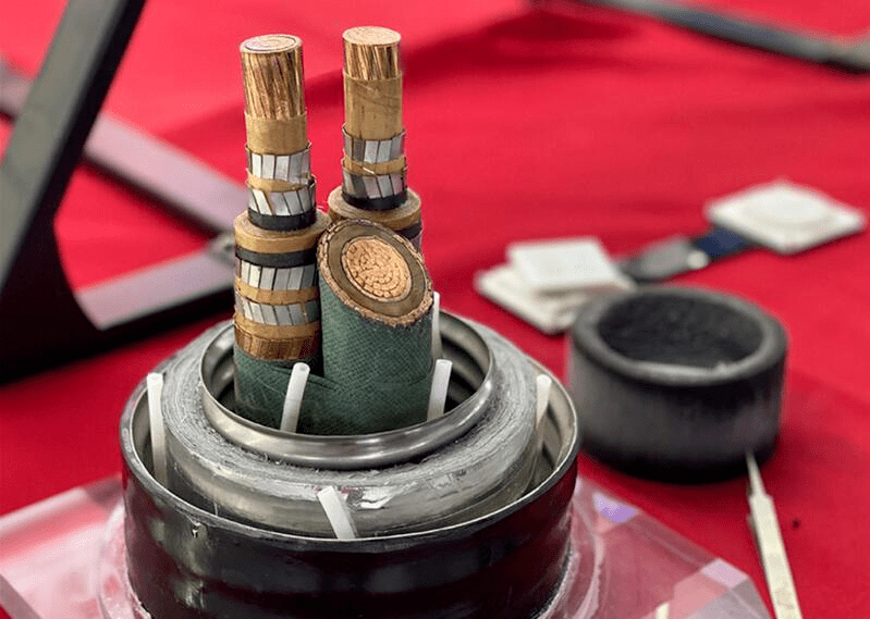 从“实验室”到“生产线”，这个“全球第一”的超导电缆出自宝山！