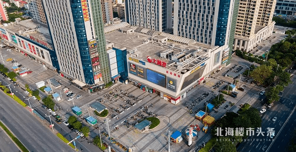 项目还近邻新大润发商圈,市场,银行,酒店,餐饮等生活配套完善.