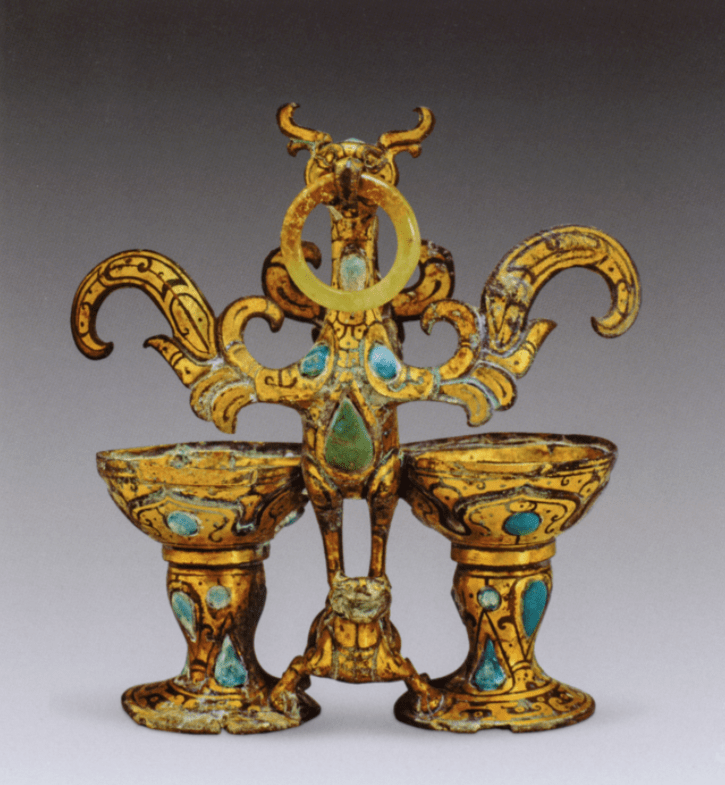 文物往往容易将鲜活的历史扁平化但当我们把墓葬中的器物还原到汉代