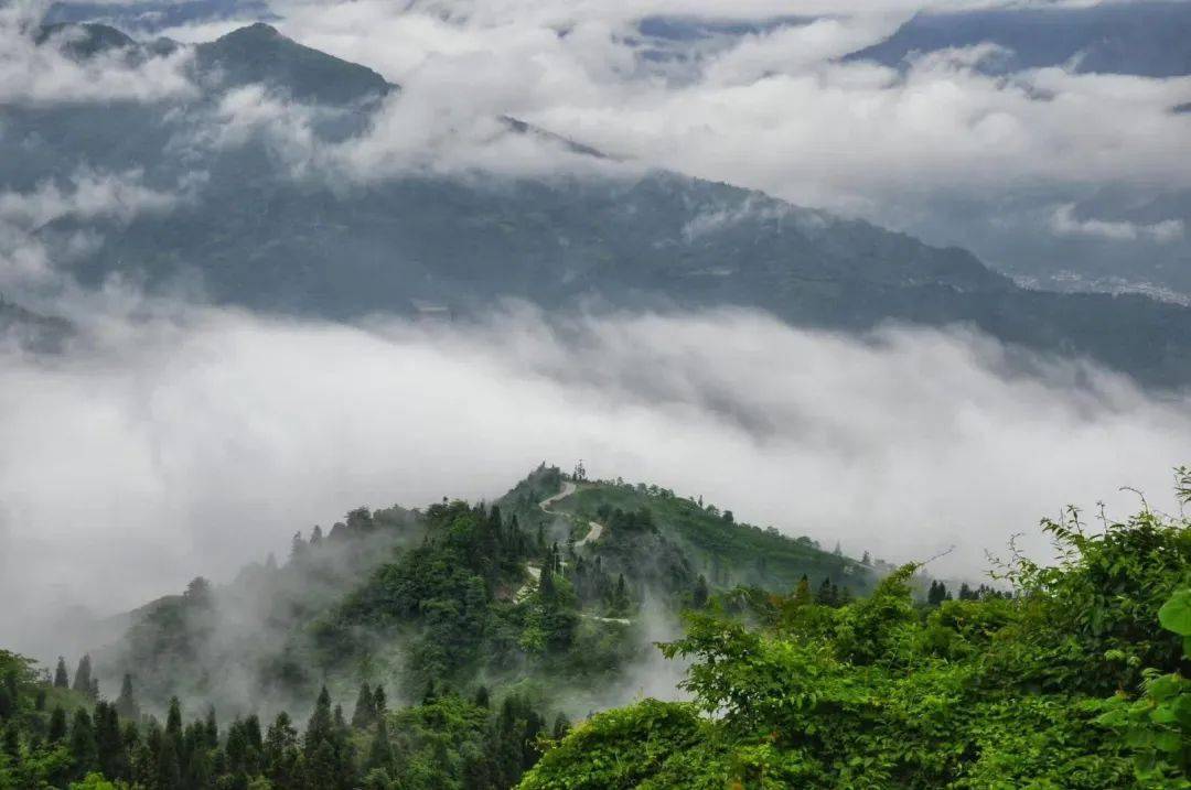 汶川：赵公山下群益村，“群山益水”富民生