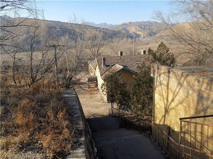 回味旧石拐——石拐采风:水磨滩火车站