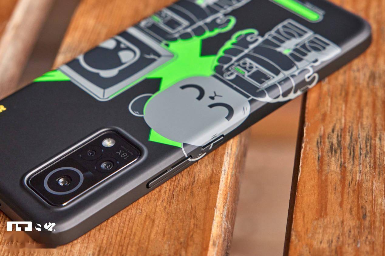 【IT之家开箱】魅族 18X PANDAER 重塑手机壳图赏