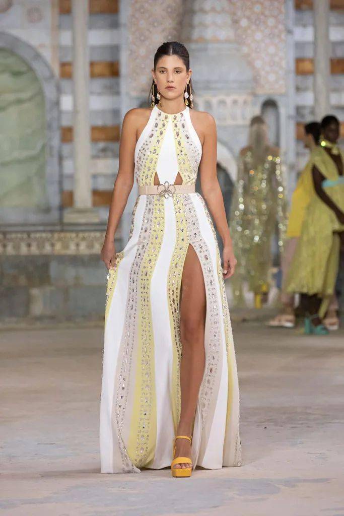 秀场【秀场】2022 春夏成衣系列 – GEORGES HOBEIKA