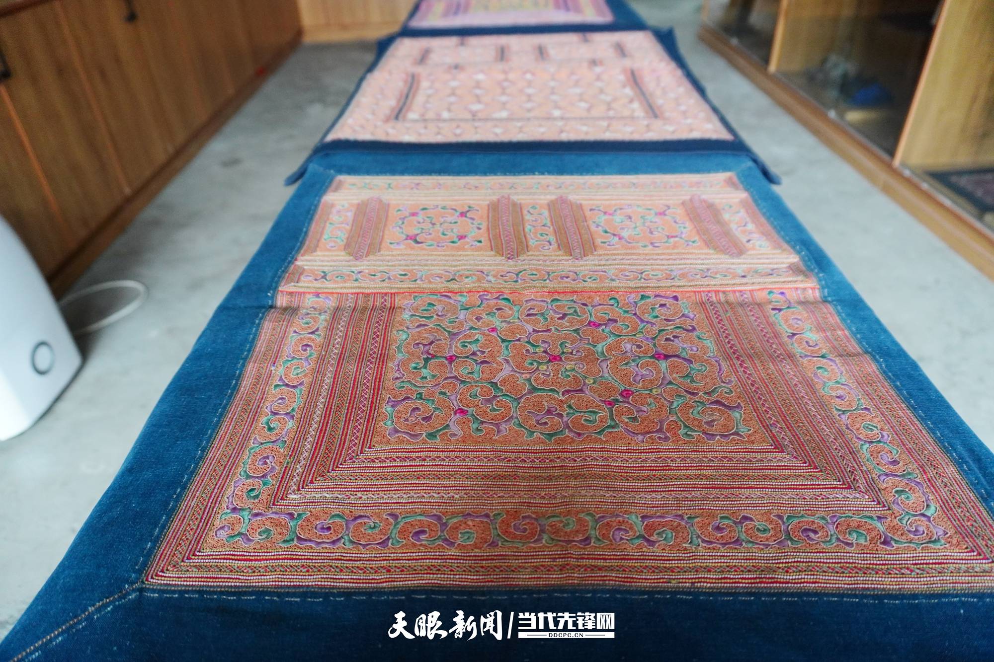 织金蜡染刺绣:"指尖上的芭蕾"_贾京生_织金县_世界