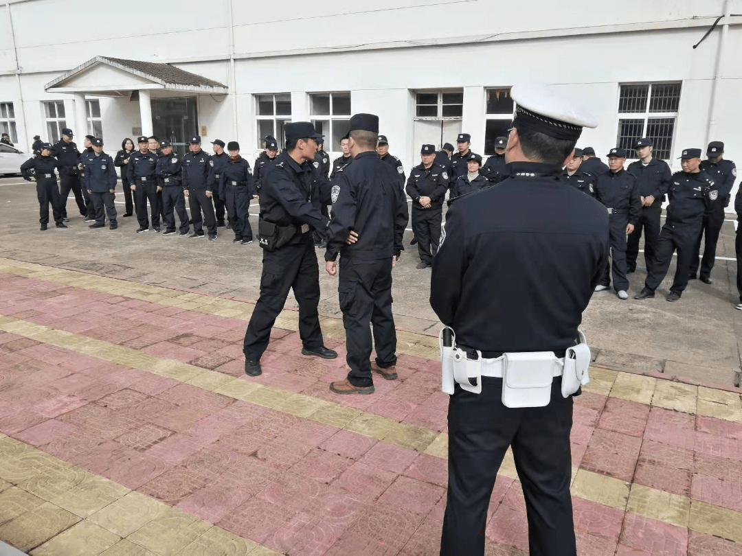 全市公安机关民辅警开展实战大练兵训练活动