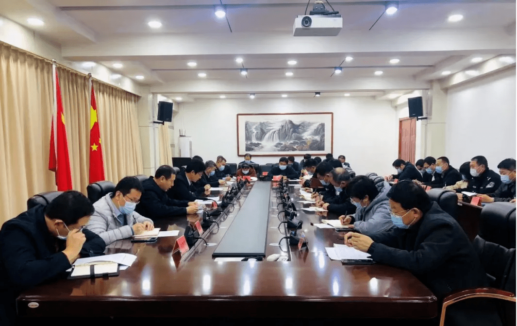 11月29日下午,饶阳县2021年"宪法宣传周"筹备会在县政府二楼中厅会议