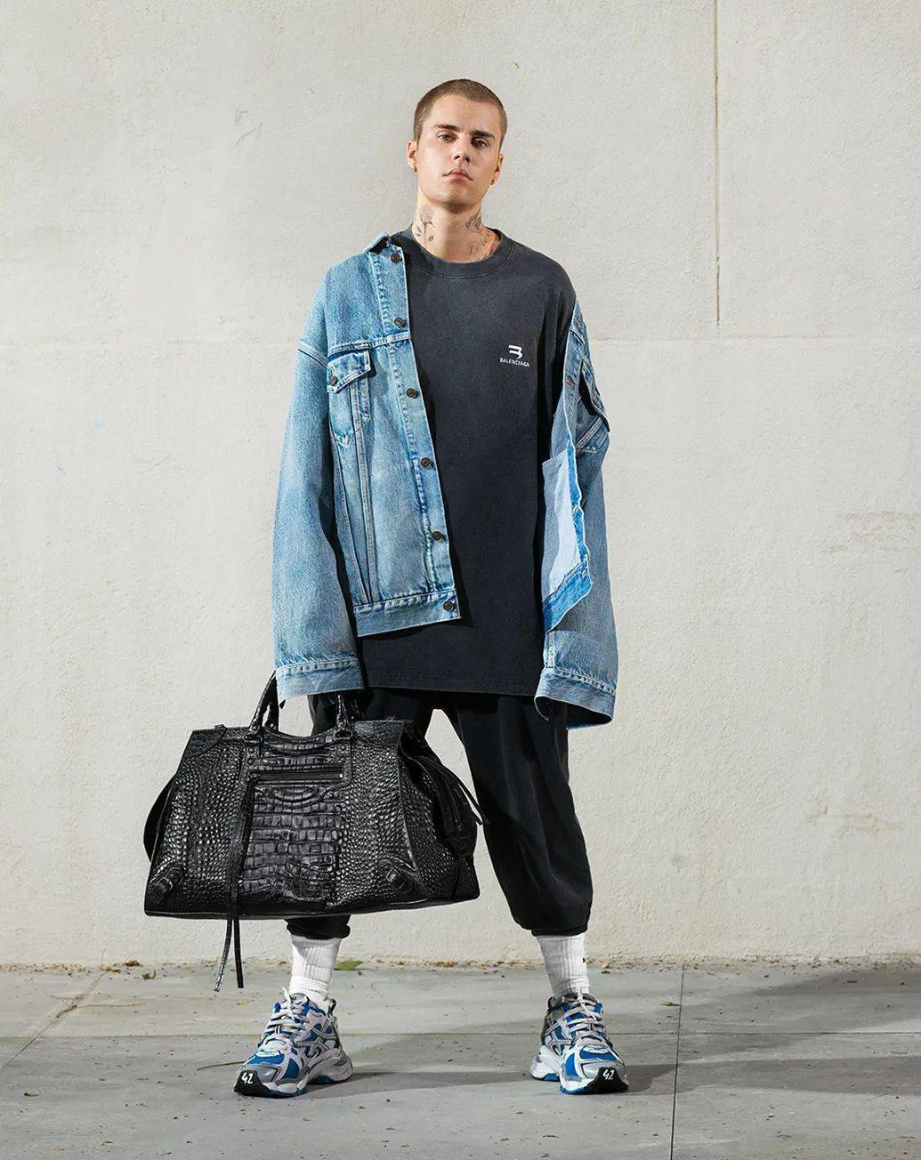 BieberIt’s fashion darling. @balenciaga