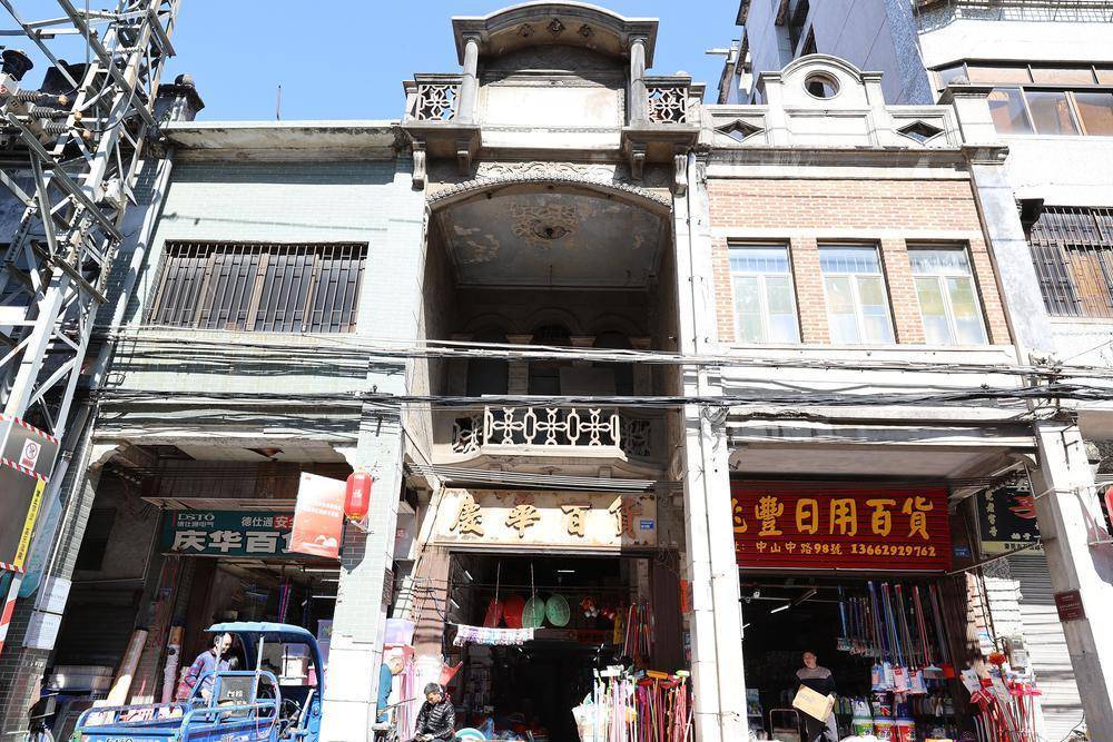 【东莞文脉】寻访中山路老街名人足迹 感受百年石龙辉煌