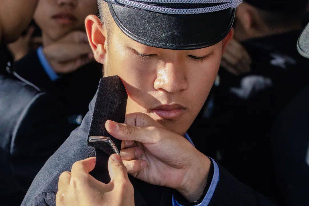 写在最后 成为预备警官是新的征程 又是一轮红日 责任在肩 站在新的