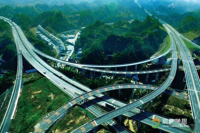 恩施市扎实推进"大生态,大交通,大旅游,大产业"建设