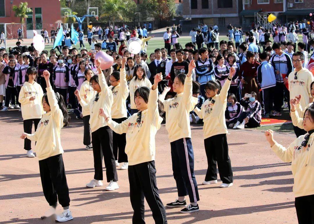 迎风奔跑不负青春安溪八中第46届田径运动会开幕式