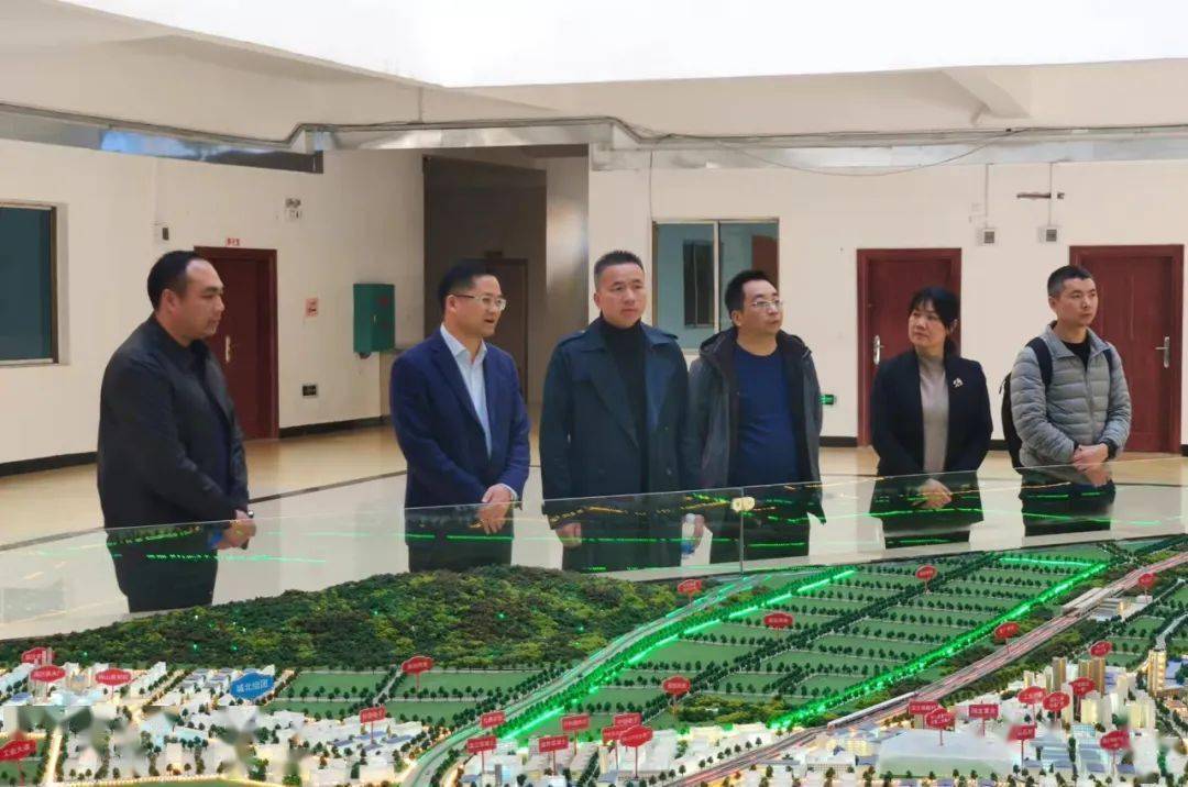 桂林电子科技大学与我县高中学校举行优质生源基地签约授牌仪式