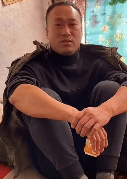 新闻8点见丨一位高位截瘫前消防员的生死救赎