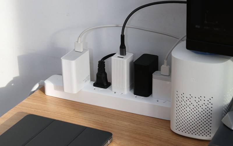 小米智能插线板2新品发布支持远程开关与电量统计电脑桌必备