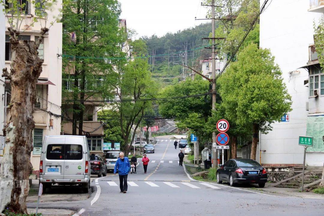 走在江夏区包裹着的"武昌街道",仿佛穿越回到了童年的旧时光_生活