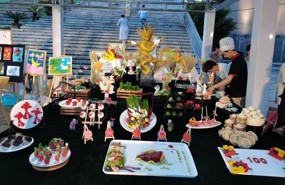 我院2019烹饪班举行毕业宴席设计活动