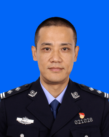 魏强,西安市公安局雁塔分局曲江派出所所长.