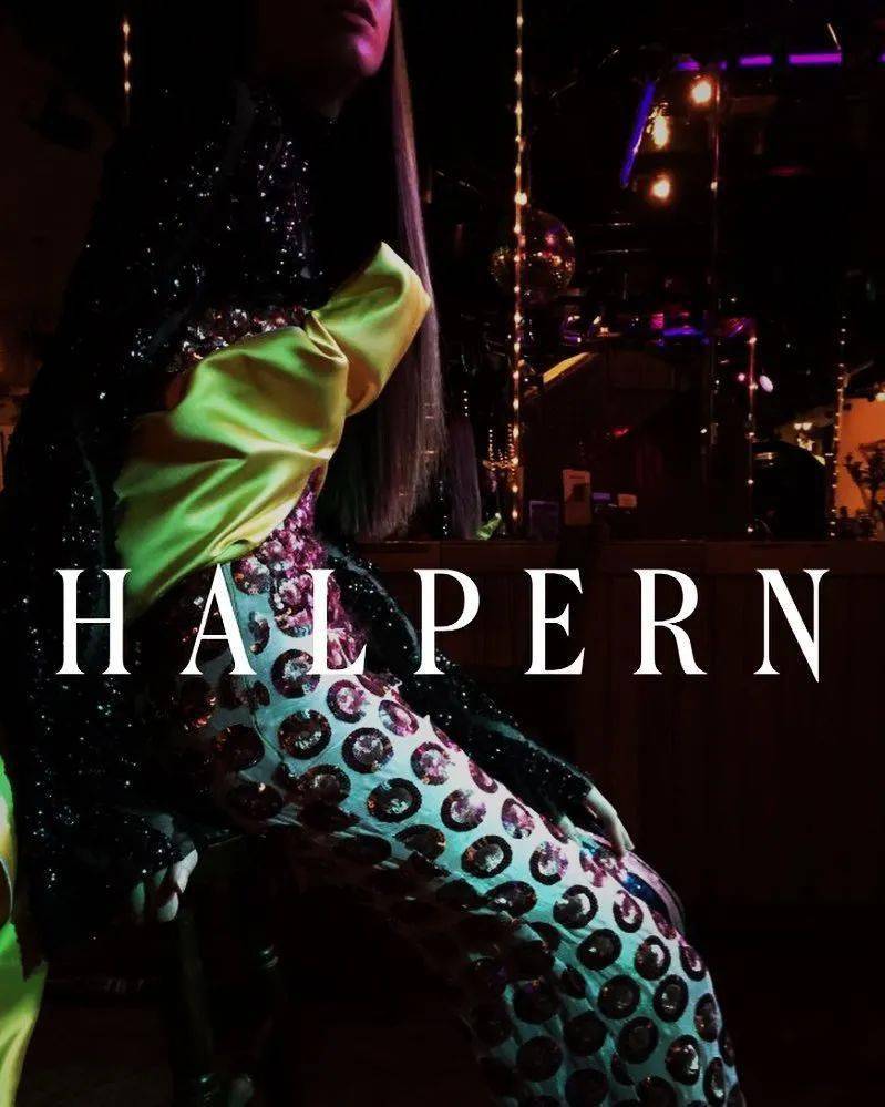 来自美国70年代的复古disco浪潮让复古风来得更猛烈些吧