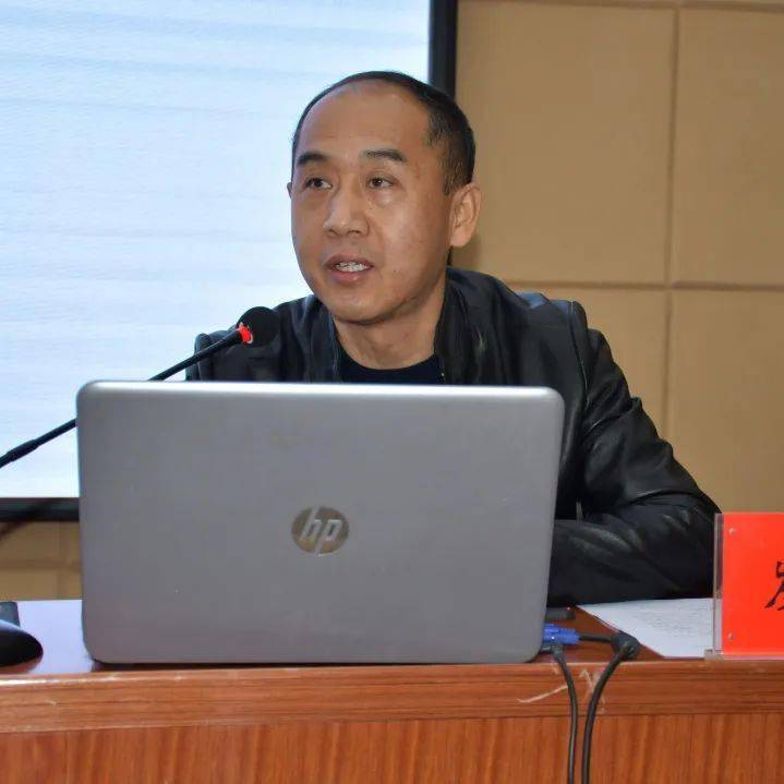 洮阳初中片区教研主任李爱军,第二实验小学副校长田生俭,紫竹苑幼儿园