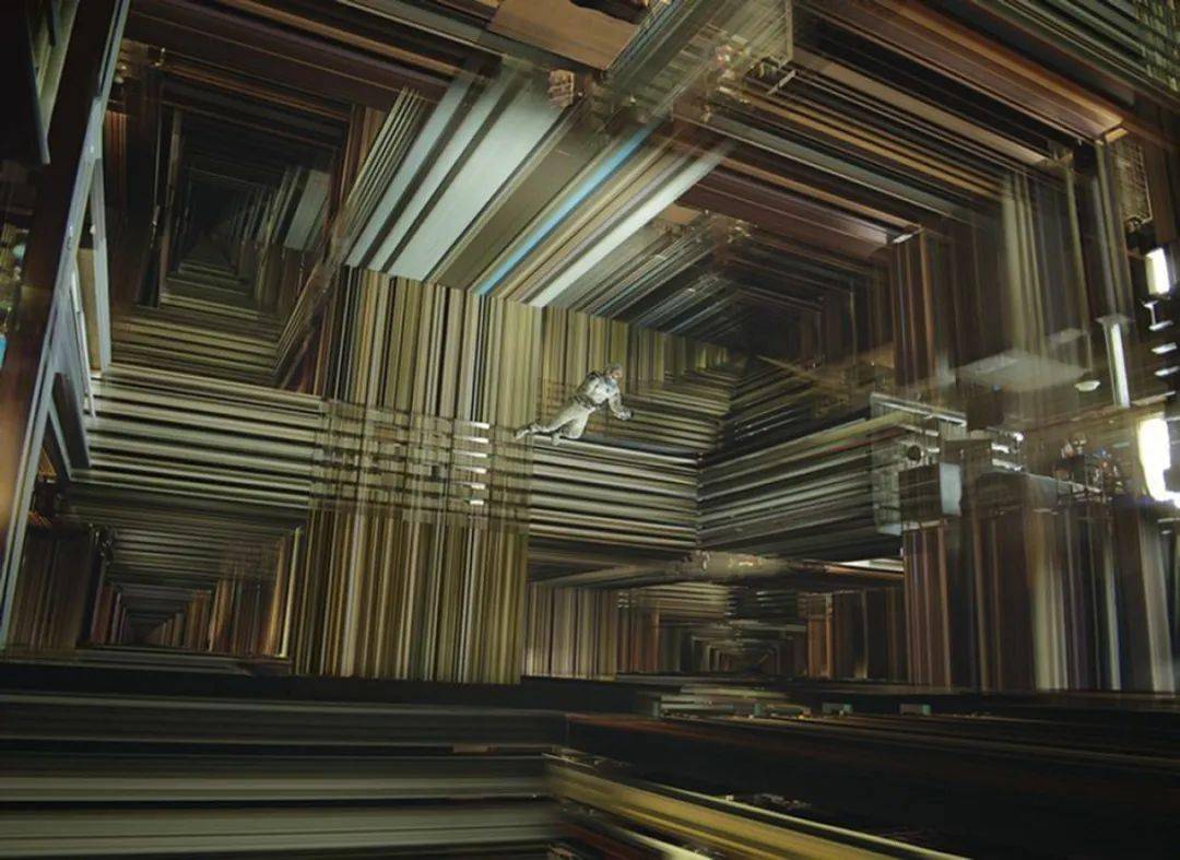 Interstellar Images Detail the World of the Film