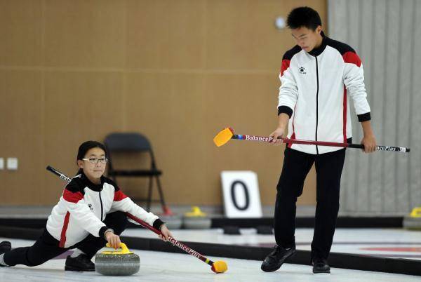 青少年|走近冬奧丨2021年北京市青少年冰壺錦標(biāo)賽混合雙人比賽開賽
