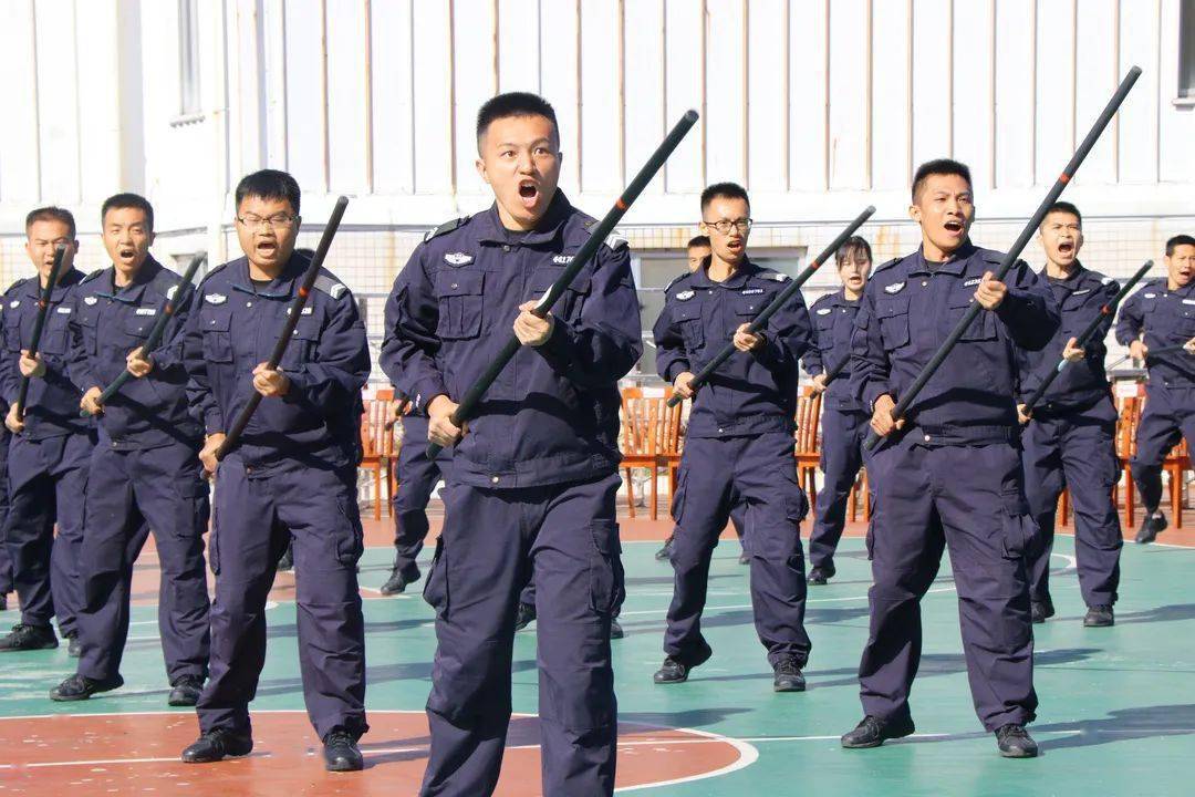 广东监狱举办2021年新警初任培训结业暨入警宣誓仪式