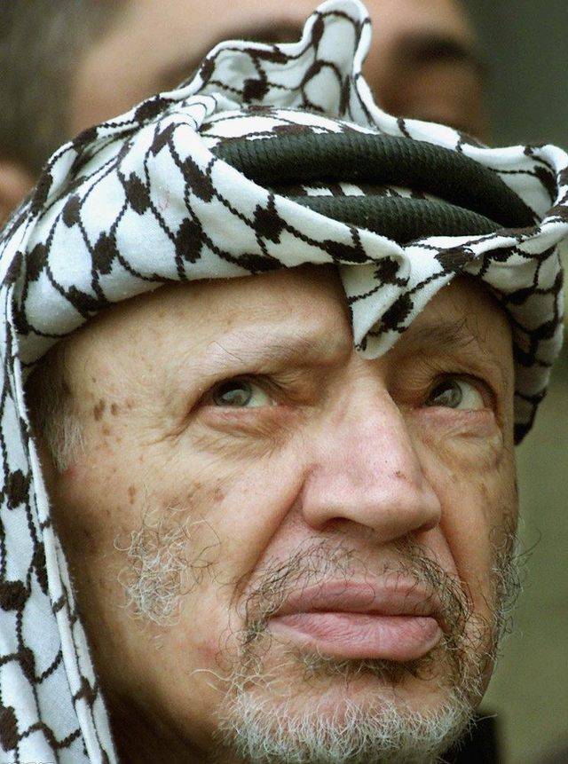 阿拉法特的传奇人生:只身一人对抗以色列,后死得不明不白
