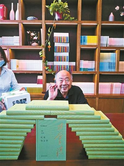 汪味|一个作家与一座城