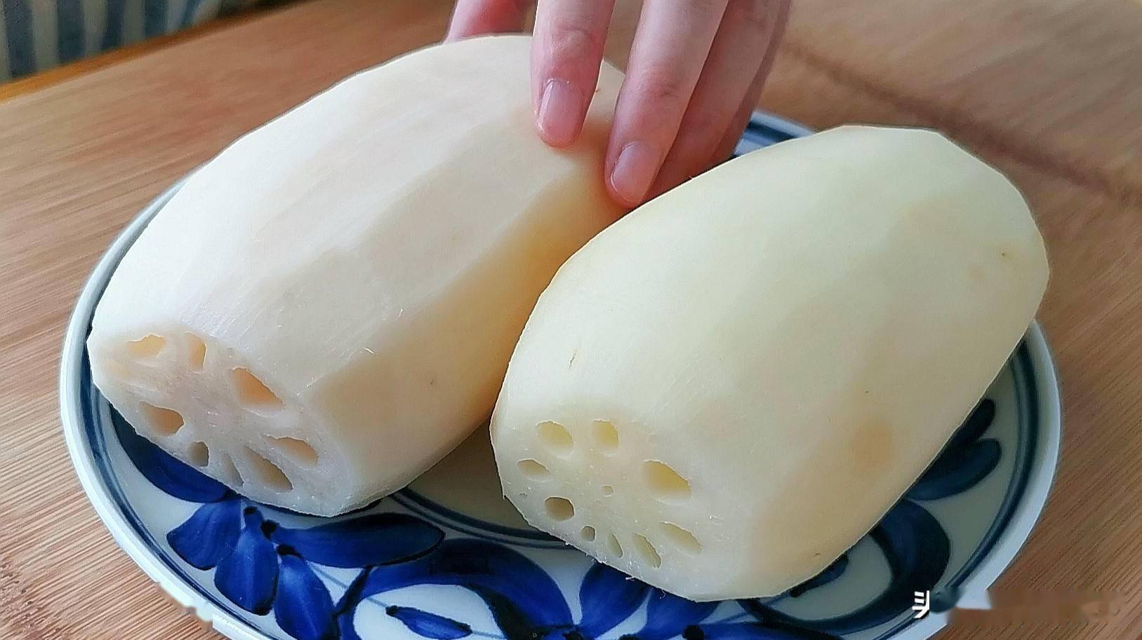 莲藕只用清水洗等于吃泥土藕农教你一招虫卵脏东西自动跑出来