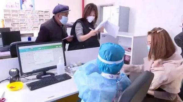 免疫|老年人如何根据自身状况，积极接种疫苗？听听三位老专家怎么说→