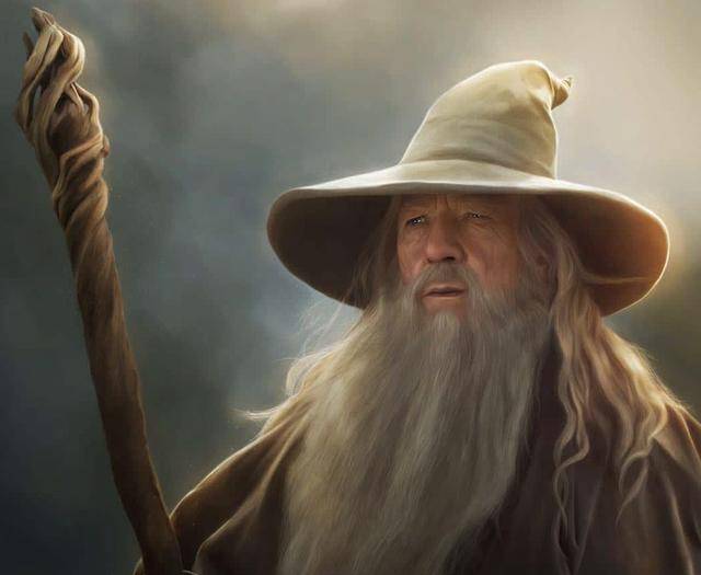 《指环王》系列完成十年以后,他又在《霍比特人》系列中扮演了甘道夫.