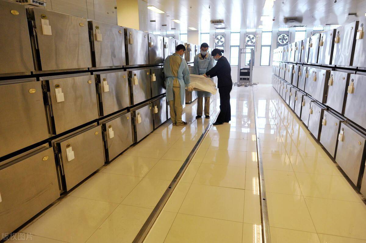 我殡仪馆的合同工告诉你合同工跟正式员工收入差距有多少