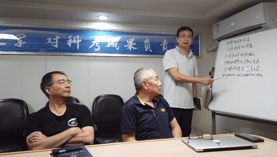 深渊|人类首次抵达雅浦海沟8919米底部，观测到人类活动影响