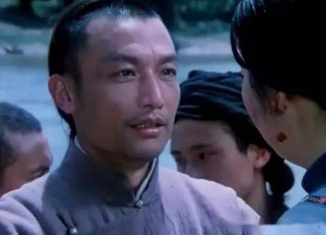 看影片梨园传奇艺人易胆大智斗两个袍哥大爷