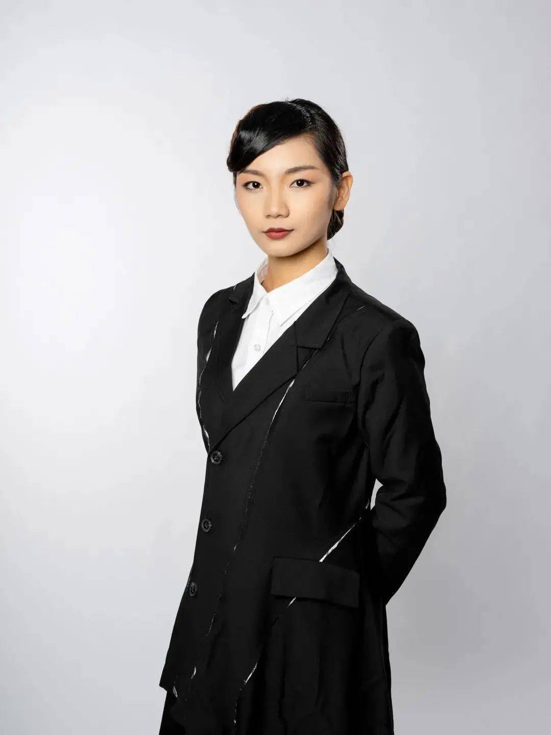 瞧19个学生一台戏