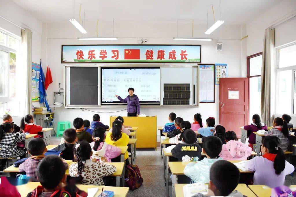 勤学乐教细耕耘 初心不倦为园丁——记道真县城关二小语文教师冉宇琴