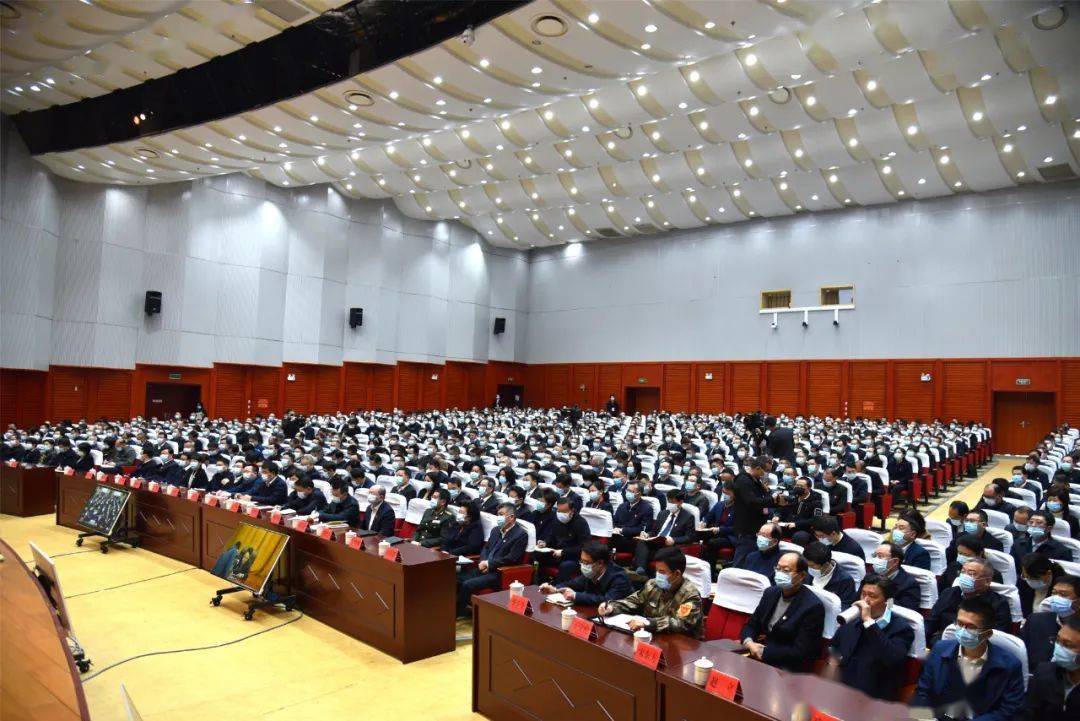会上播放了方百春,罗富杨,祝宏根,邱建国,周建平的忏悔片.