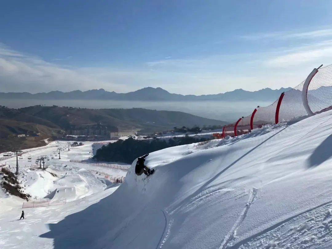 南阳七峰山滑雪场图片