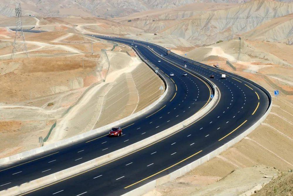 喜报阿尔及利亚东西高速公路中段获国家优质工程金奖