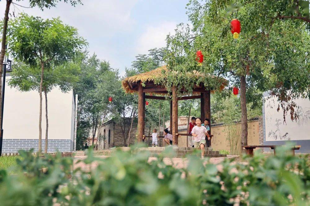 广宗县辖4镇,4乡,1区,213个行政村, 分别是:广宗镇,北塘疃镇,冯家寨镇