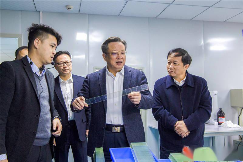 12月7日上午,市委书记雷绍业来到鹤城区,宣讲党的十九届六中全会,省第